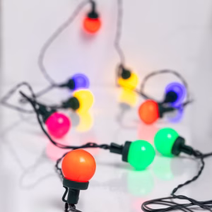 ΣΕΙΡΑ (5m) IP44, 20 LED, ΧΡΩΜΑΤΙΣΤΕΣ (5 χρώμ) Διακοσμητικές μπαλίτσες Φ3cm ανά 20cm, 31V ΜΕΤΑΣΧ., σταθερό (600-03650)